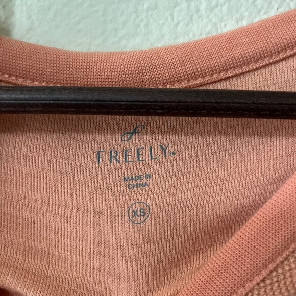 Freely Women Coral Cropped Long Sleeve Round Neck Waffle Neck Thermal Top SZ XS - Picture 4 of 7